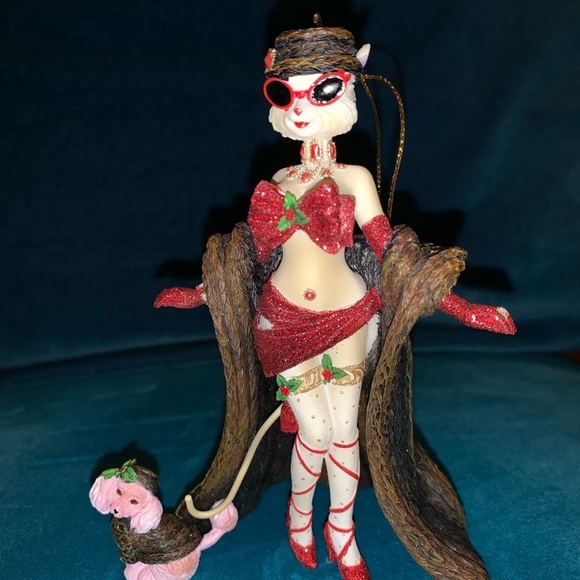 Black & Sexy Riveted Peep Toe Pumps - Picture 15 of 16